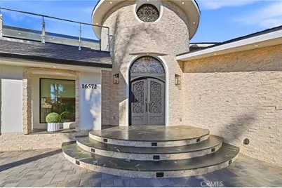 16572 Carousel, Huntington Beach, CA 92649 - Photo 8