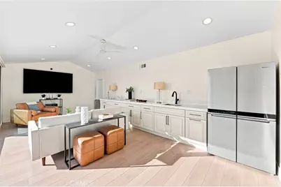 16572 Carousel, Huntington Beach, CA 92649 - Photo 32