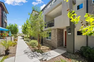 271 Lynx, Irvine, CA 92618 - Photo 2