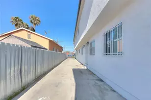11031 Burin, Inglewood, CA 90304 - Photo 18