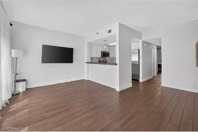 720 W 4th #318, Long Beach, CA 90802 - Photo 8