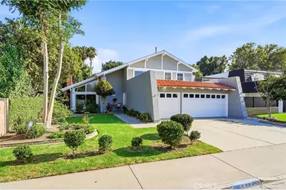 5872 Meadowbrook Drive, Huntington Beach, CA 92649 - Photo 4