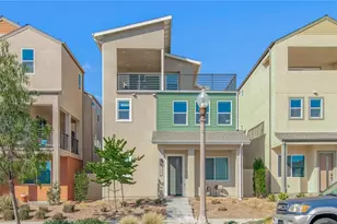 185 Yugen, Irvine, CA 92618 - Photo 2