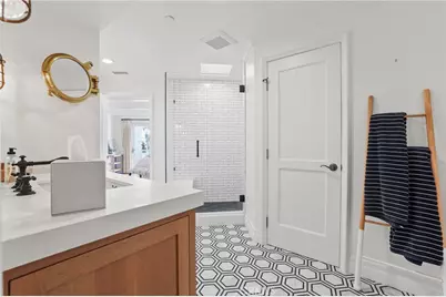 21 Bay Island, Newport Beach, CA 92661 - Photo 40