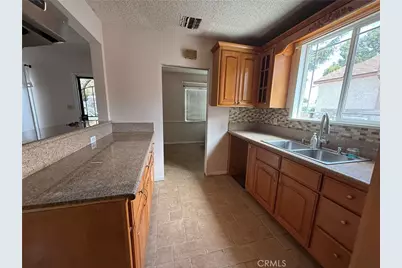 10411 Pinehurst, South Gate, CA 90280 - Photo 14