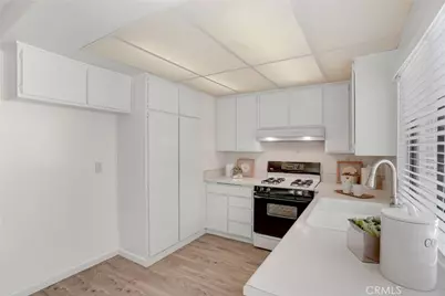 2155 W Banbury Circle, Anaheim, CA 92804 - Photo 16