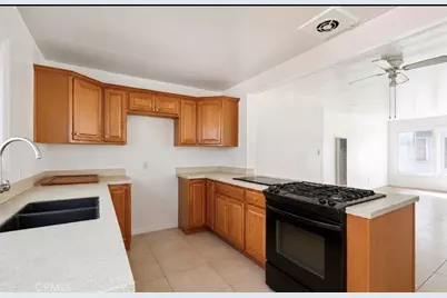 1405 S Broadway, Santa Ana, CA 92707 - Photo 10