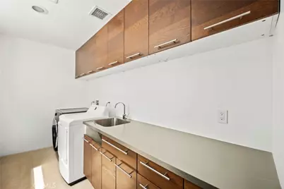 12148 Travis, Los Angeles, CA 90049 - Photo 30