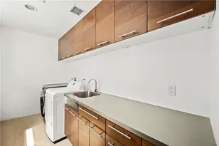 12148 Travis, Los Angeles, CA 90049 - Photo 30