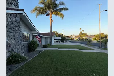 13761 Carlsbad, North Tustin, CA 92705 - Photo 2