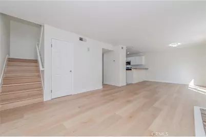 107 Oxford #34, Irvine, CA 92612 - Photo 2