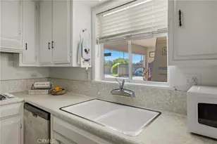 2813 Summit Cir, Bakersfield, CA 93306 - Photo 14