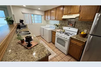 1950 W Glenoaks #A, Anaheim, CA 92801 - Photo 12
