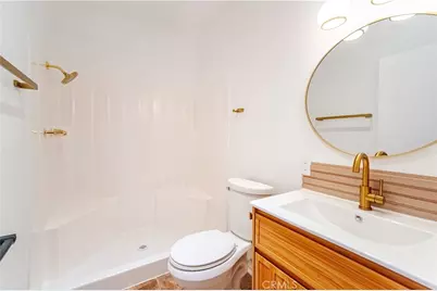 8851 Independence Avenue #Apt 33, Los Angeles, CA 91304 - Photo 32