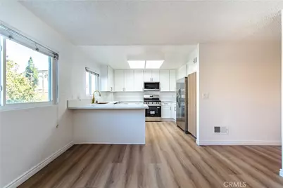 8851 Independence Avenue #Apt 33, Los Angeles, CA 91304 - Photo 12
