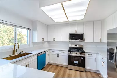 8851 Independence Avenue #Apt 33, Los Angeles, CA 91304 - Photo 18