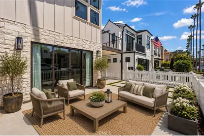 429 Goldenrod, Corona del Mar, CA 92625 - Photo 2