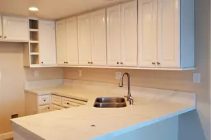 95 Stanford Ct, Irvine, CA 92612 - Photo 2
