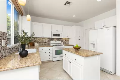 223 Sparkleberry Avenue, Orange, CA 92865 - Photo 2