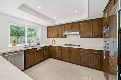 27 Almeria, Irvine, CA 92614 - Photo 12