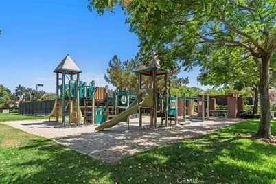 27 Almeria, Irvine, CA 92614 - Photo 36