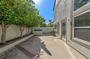 27 Almeria, Irvine, CA 92614 - Photo 28