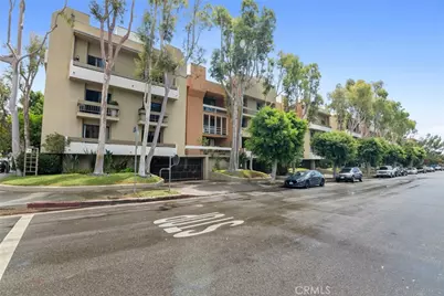 750 N Kings Road #111, West Hollywood, CA 90069 - Photo 2