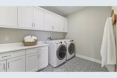 24373 Camino Oceano, Valencia, CA 91354 - Photo 30