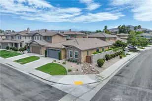 35672 Loggins Ct, Winchester, CA 92596 - Photo 2