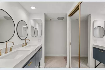 2 Canyon Island, Newport Beach, CA 92660 - Photo 6