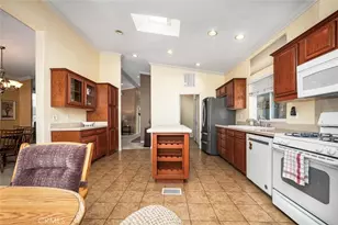 16422 Poipu Ln, Huntington Beach, CA 92649 - Photo 14