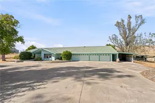 6388 E Appaloosa, Clovis, CA 93619 - Photo 2