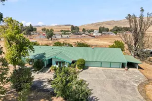 6388 E Appaloosa, Clovis, CA 93619 - Photo 4