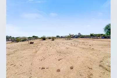 10655 9th, Hesperia, CA 92345 - Photo 16