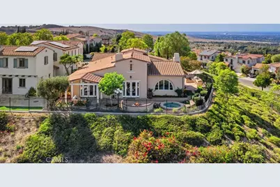 525 Luminous, Irvine, CA 92603 - Photo 2