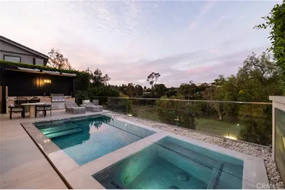 2 Rue Biarritz, Newport Beach, CA 92660 - Photo 32