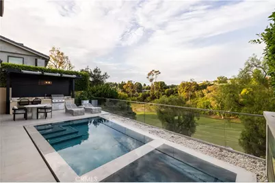 2 Rue Biarritz, Newport Beach, CA 92660 - Photo 28