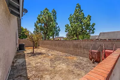 309 W Columbine, Santa Ana, CA 92707 - Photo 24