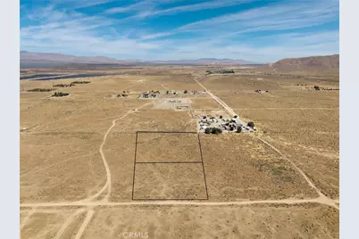 1 Astoria Avenue, Rosamond, CA 93560 - Photo 4