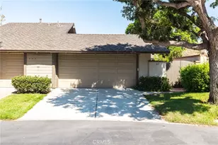 27 Palos, Irvine, CA 92612 - Photo 2