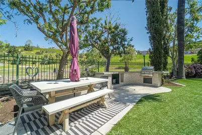 11 Willowglade, Rancho Santa Margarita, CA 92679 - Photo 12