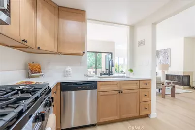 484 S Euclid #202, Pasadena, CA 91101 - Photo 20