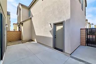 16583 Bottlebrush Ln, Fontana, CA 92336 - Photo 8
