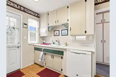 1807 W Broadway, Anaheim, CA 92804 - Photo 10