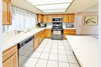 11386 Ivory Avenue, Fountain Valley, CA 92708 - Photo 10