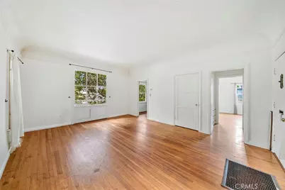 10706 Ohio, Los Angeles, CA 90024 - Photo 12