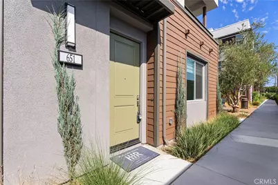 651 S Lyon Street, Santa Ana, CA 92701 - Photo 2