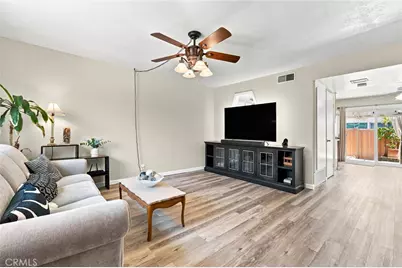 22754 Madrid, Lake Forest, CA 92630 - Photo 4