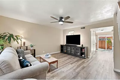 22754 Madrid, Lake Forest, CA 92630 - Photo 4