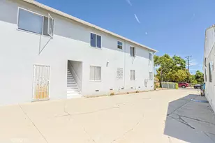 1139 E 67th St, Inglewood, CA 90302 - Photo 2
